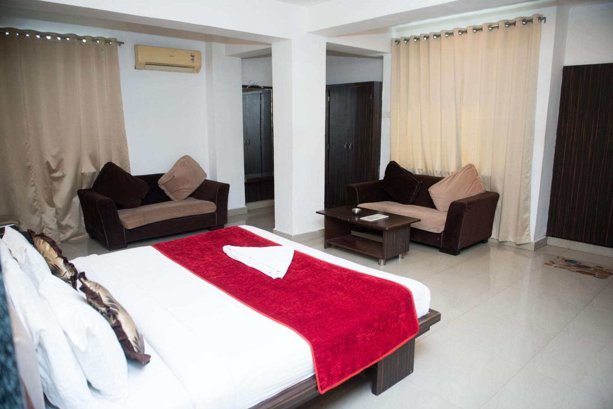 Hotel Balaji Central Ratlām エクステリア 写真