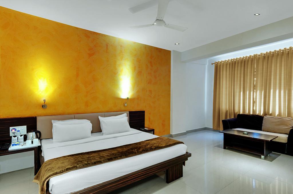 Hotel Balaji Central Ratlām 部屋 写真