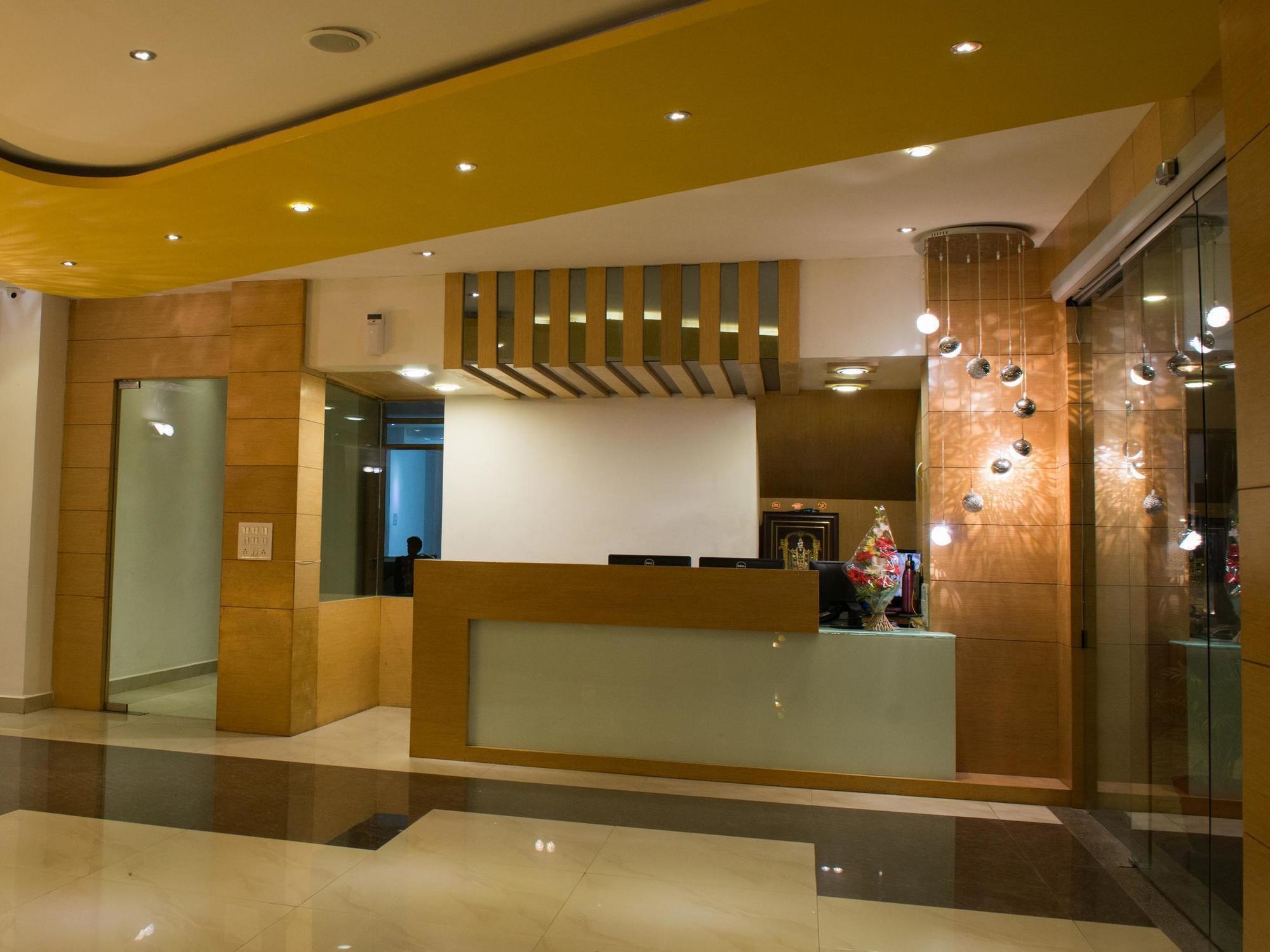 Hotel Balaji Central Ratlām エクステリア 写真