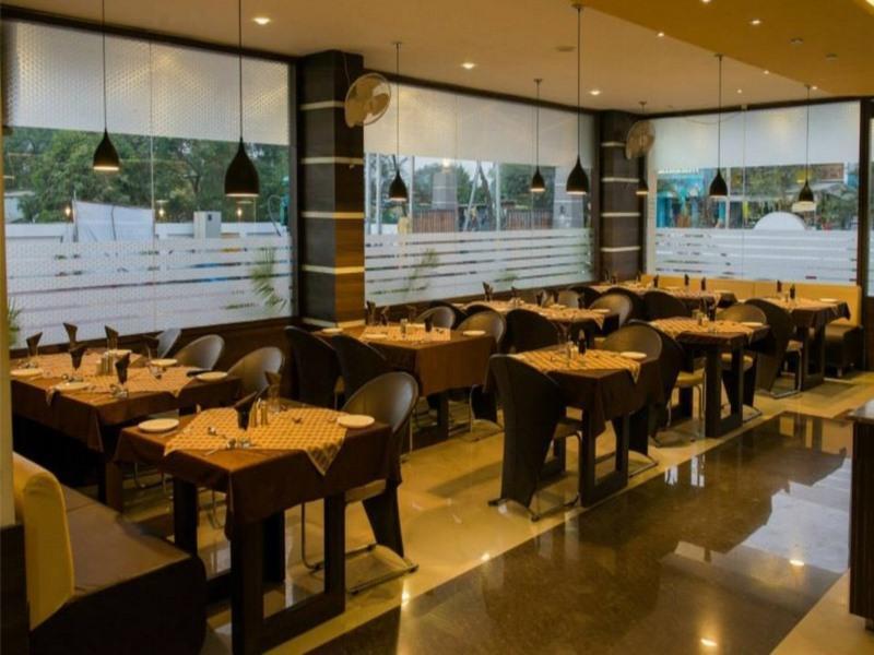 Hotel Balaji Central Ratlām エクステリア 写真
